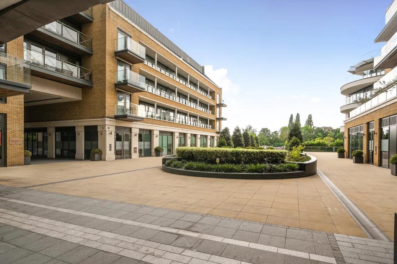 Kew Bridge Road, Brentford, TW8, photo 18