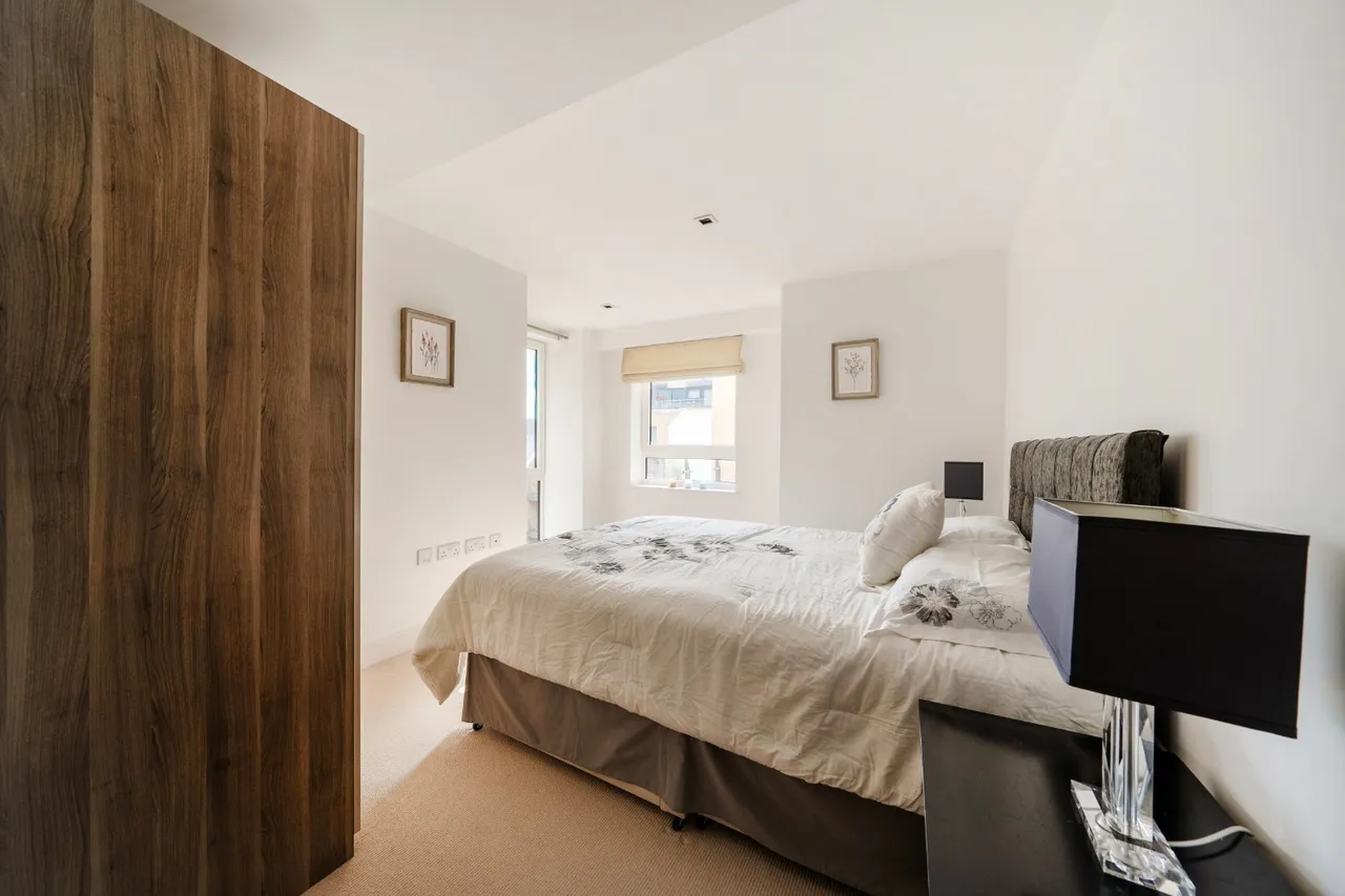 Kew Bridge Road, Brentford, TW8, photo 15