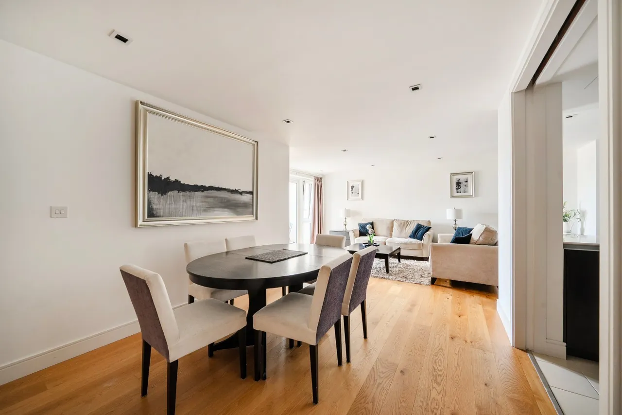 Kew Bridge Road, Brentford, TW8, photo 12