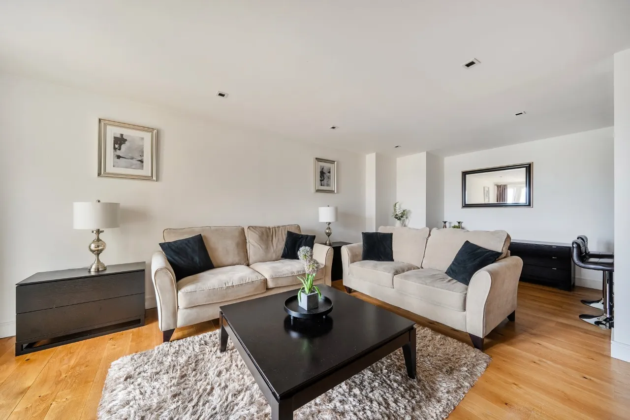 Kew Bridge Road, Brentford, TW8, photo 7