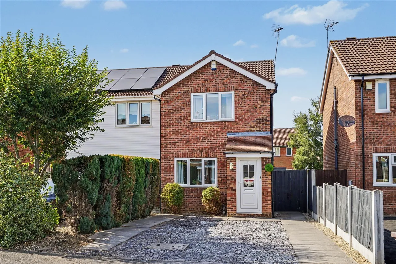 2 bed house for sale, Wittering Close, Long Eaton, NG10