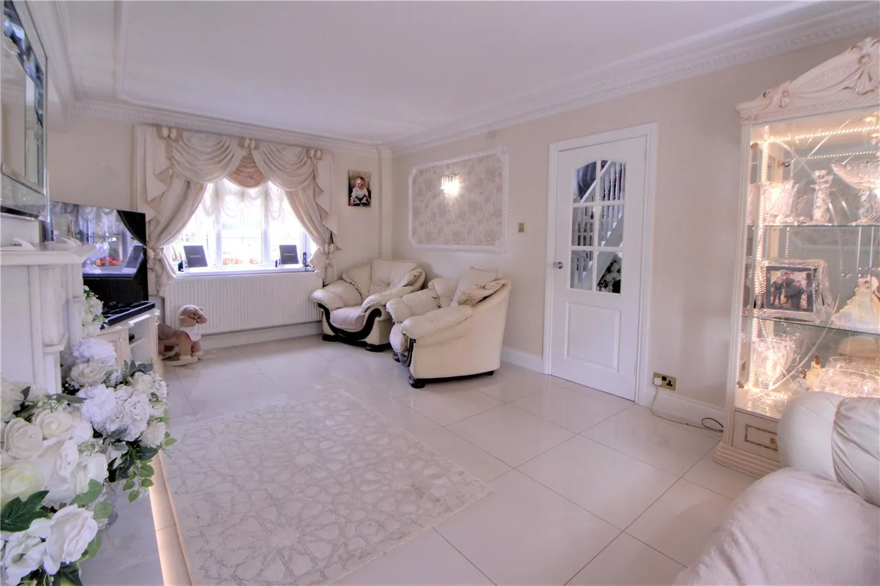 Winchester Road, Ash, Surrey, GU12 6SX, photo 8