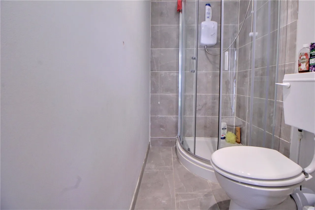 Winchester Road, Ash, Surrey, GU12 6SX, photo 19