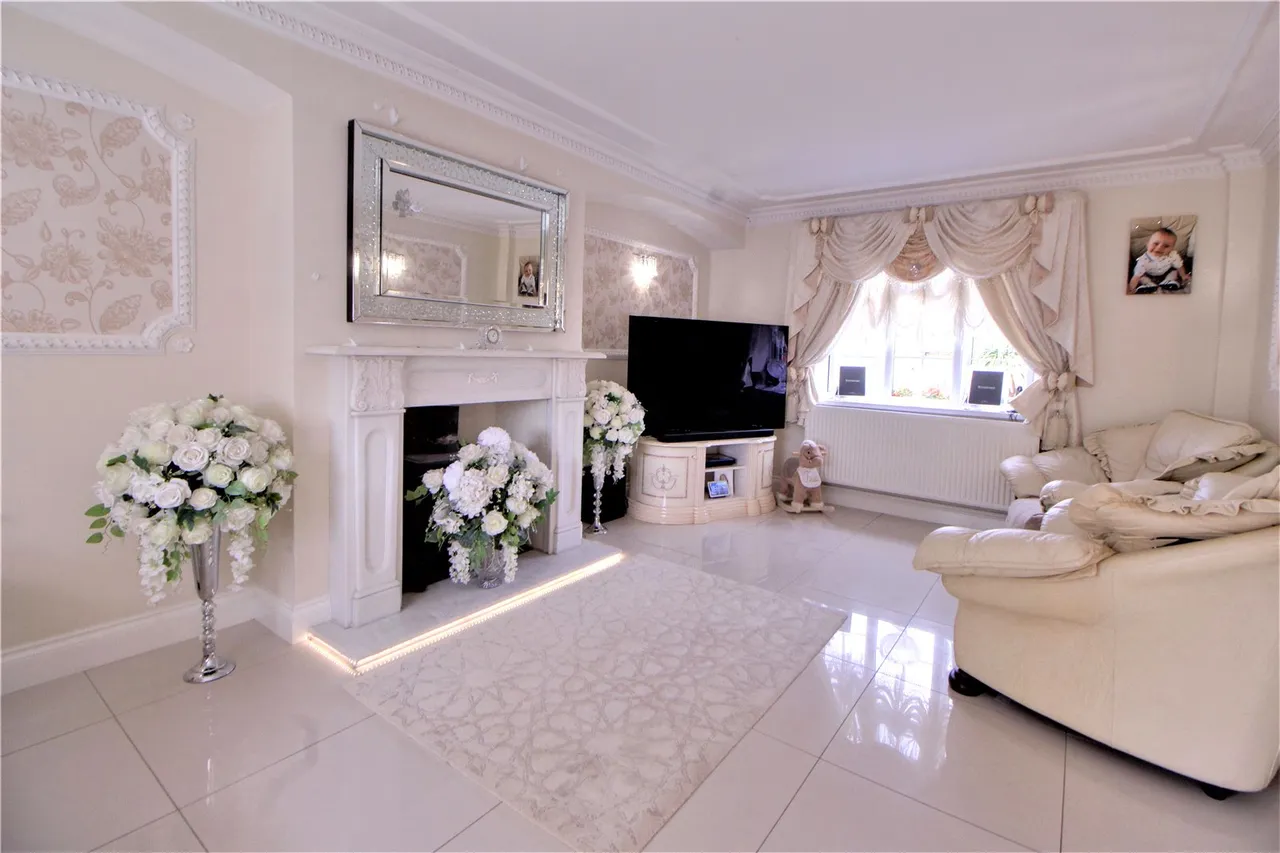 Winchester Road, Ash, Surrey, GU12 6SX, photo 6