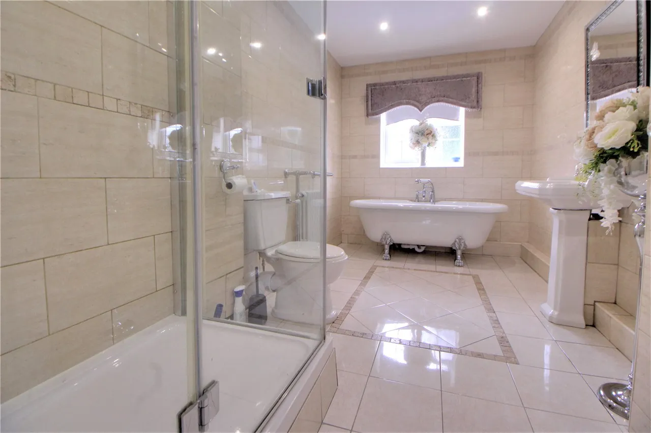 Winchester Road, Ash, Surrey, GU12 6SX, photo 4