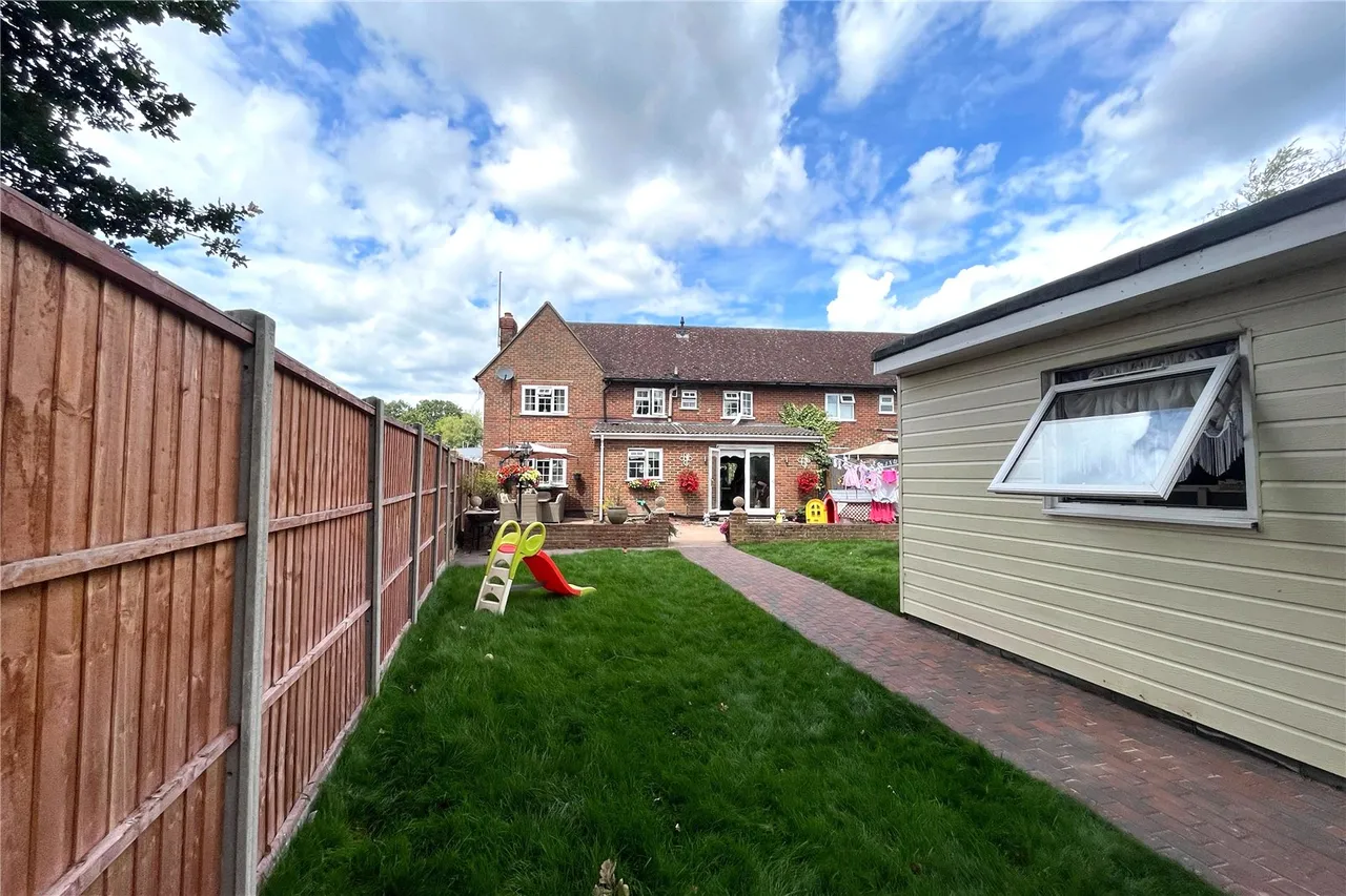 Winchester Road, Ash, Surrey, GU12 6SX, photo 13