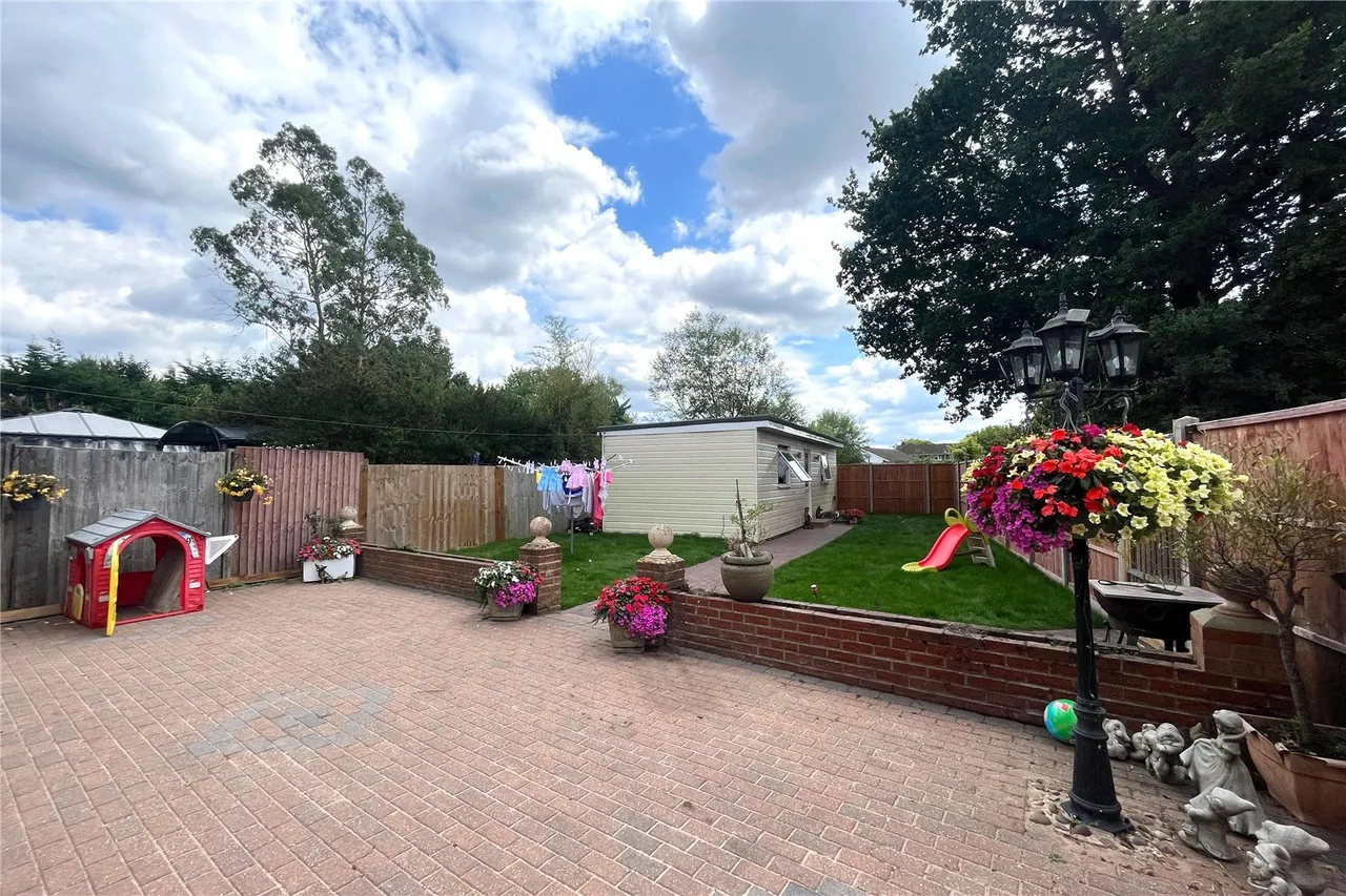 Winchester Road, Ash, Surrey, GU12 6SX, photo 20