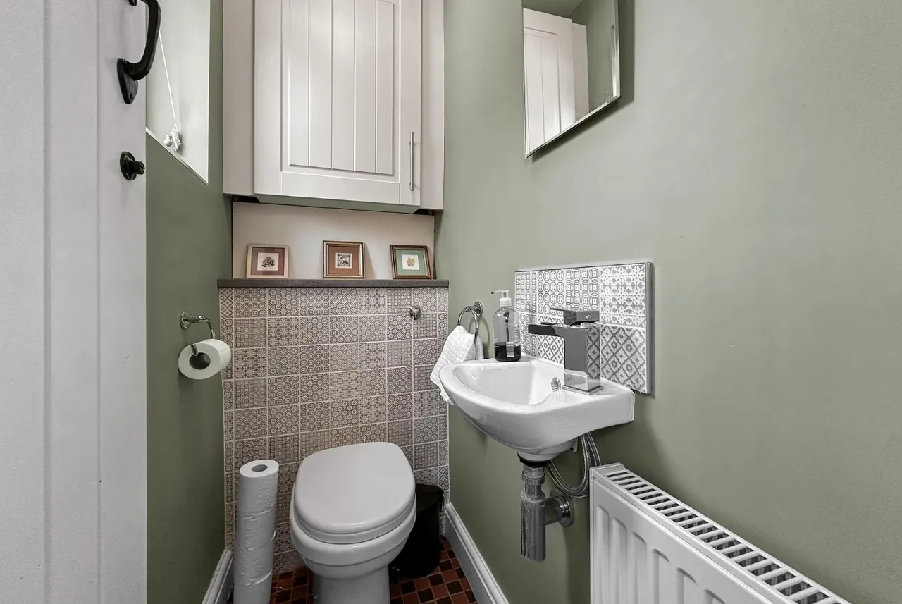 Hale Road, Hale, Cheshire WA15 8DL, photo 31