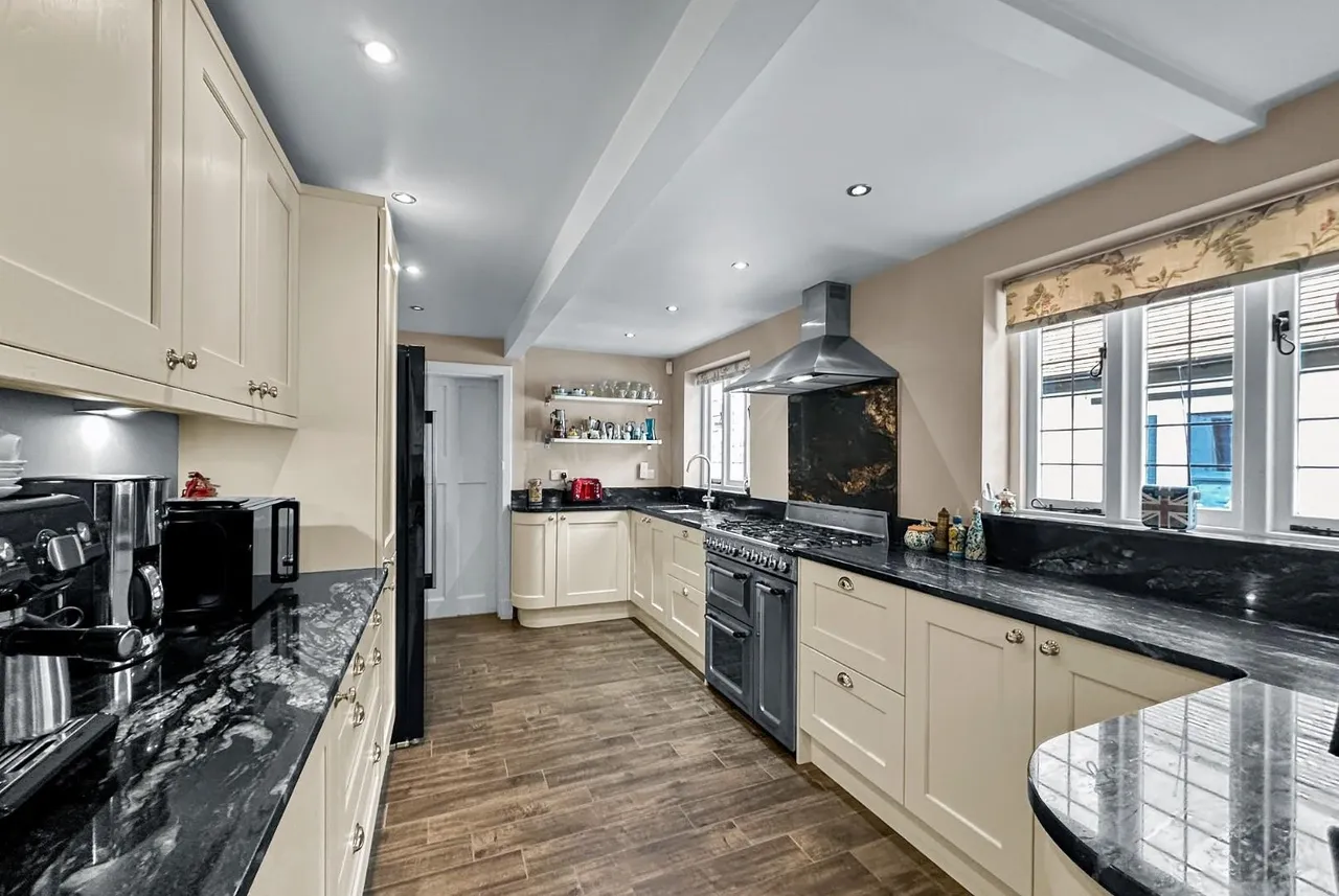 Hale Road, Hale, Cheshire WA15 8DL, photo 29