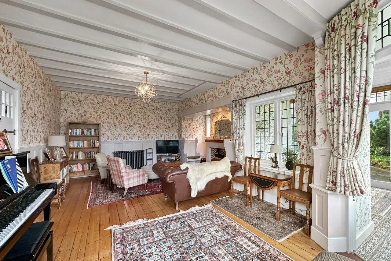Hale Road, Hale, Cheshire WA15 8DL, photo 25