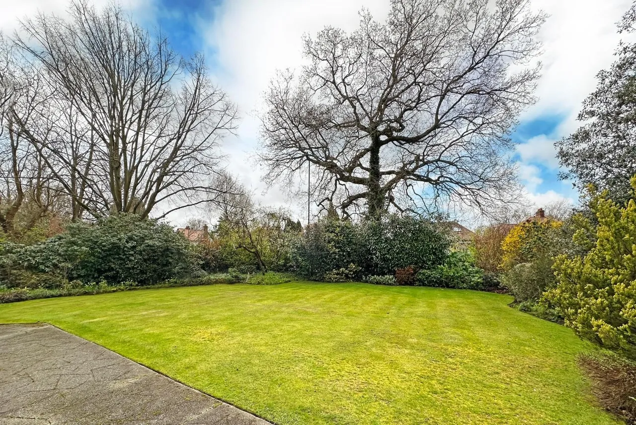 Hale Road, Hale, Cheshire WA15 8DL, photo 37