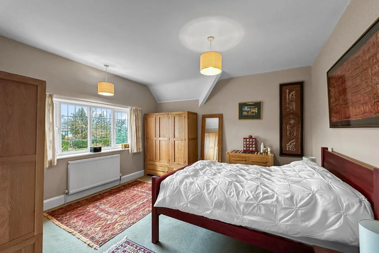 Hale Road, Hale, Cheshire WA15 8DL, photo 14