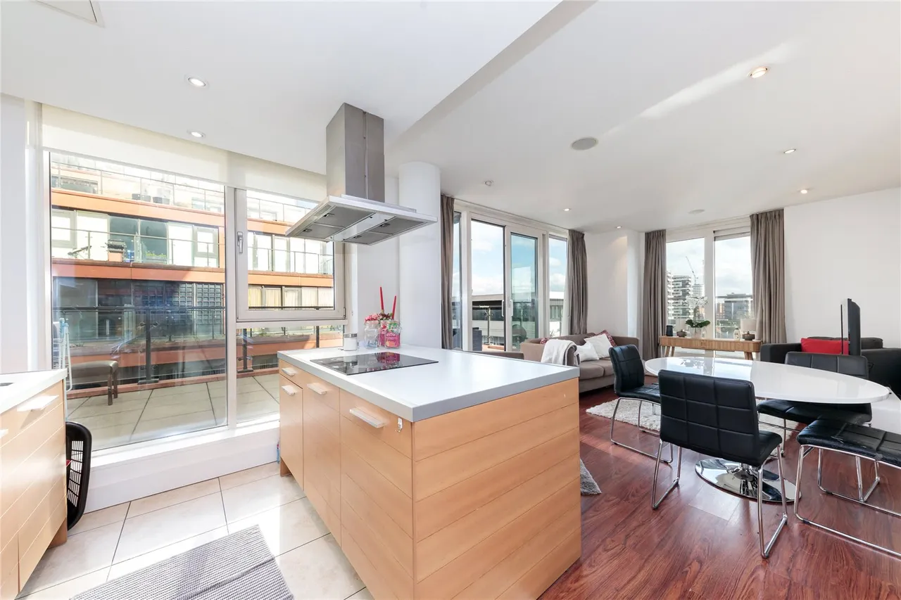 2 bed flat to rent, Praed Street, London, W2