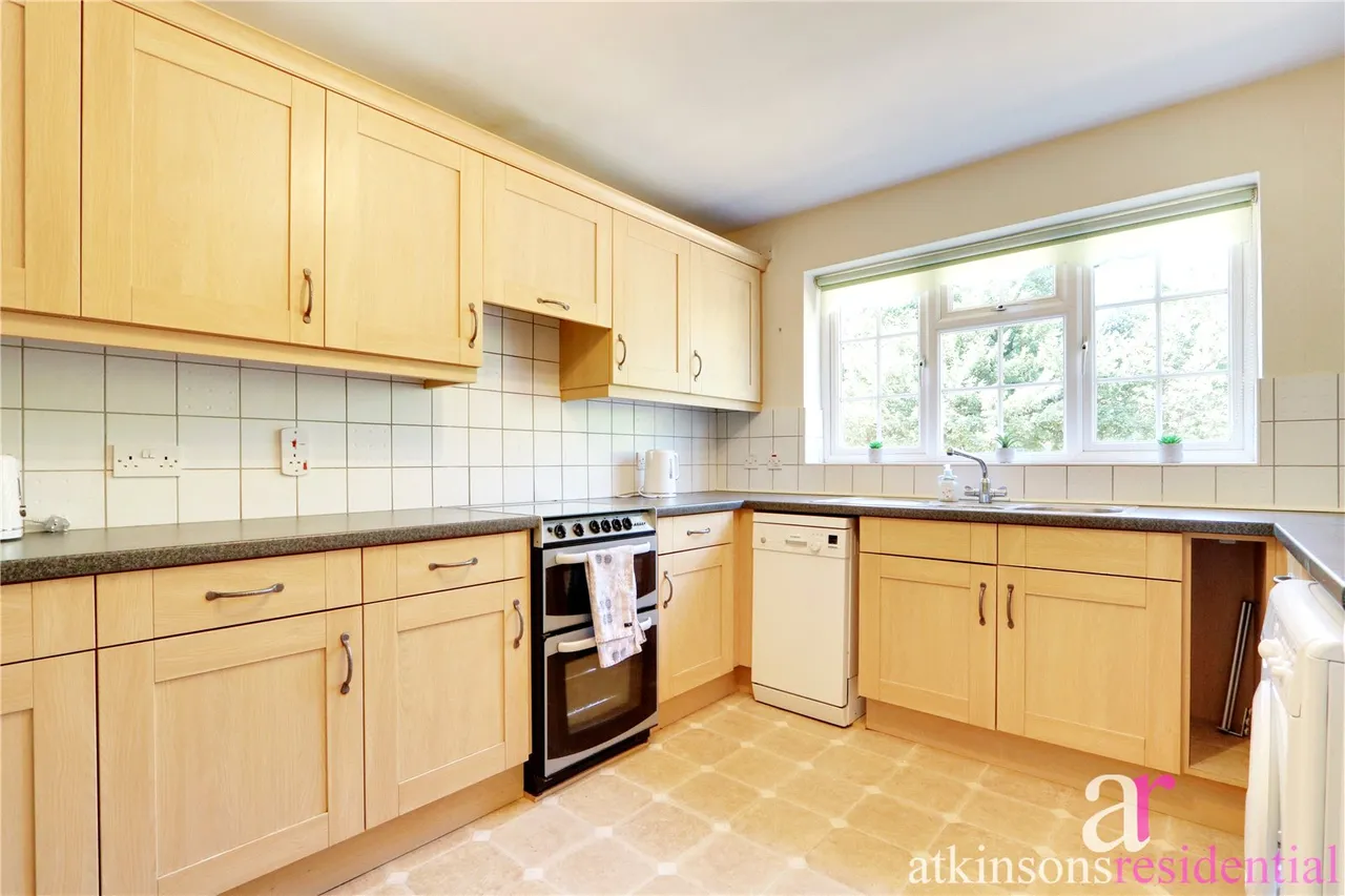 Wellington Road, Enfield, Middlesex, EN1 2PE, photo 2