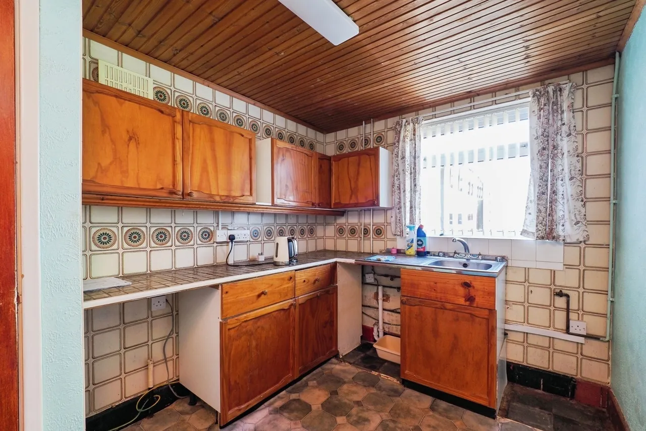 Summerwood Lane, Clifton, Nottingham, NG11, photo 3