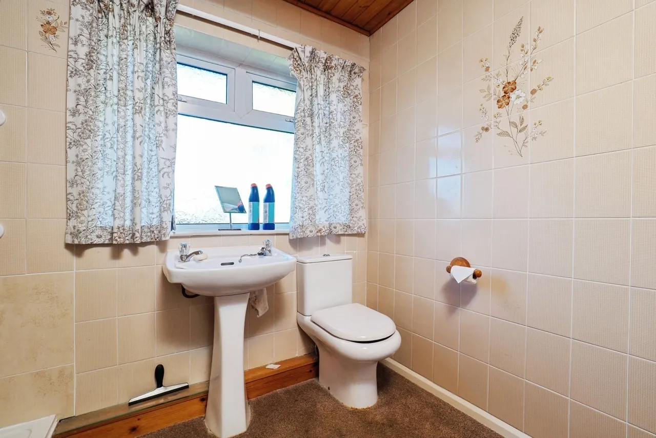 Summerwood Lane, Clifton, Nottingham, NG11, photo 12
