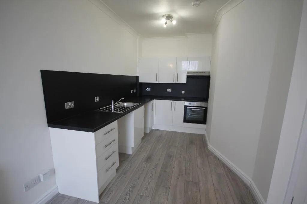 Clarendon Court, Maryhill, G20, photo 3
