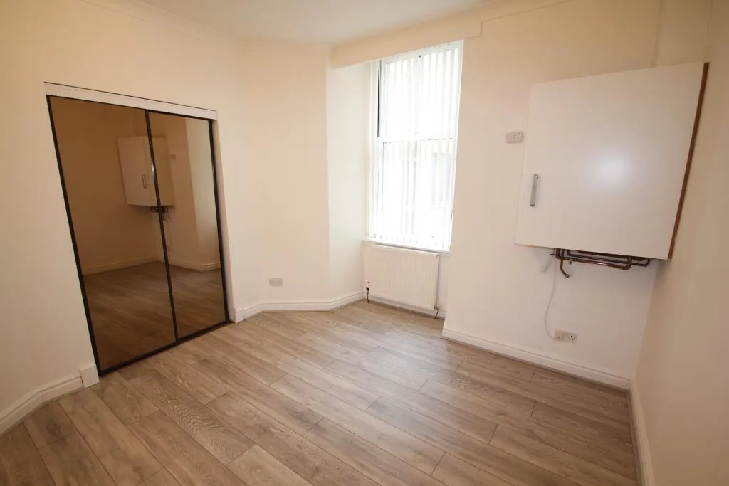 Clarendon Court, Maryhill, G20, photo 5