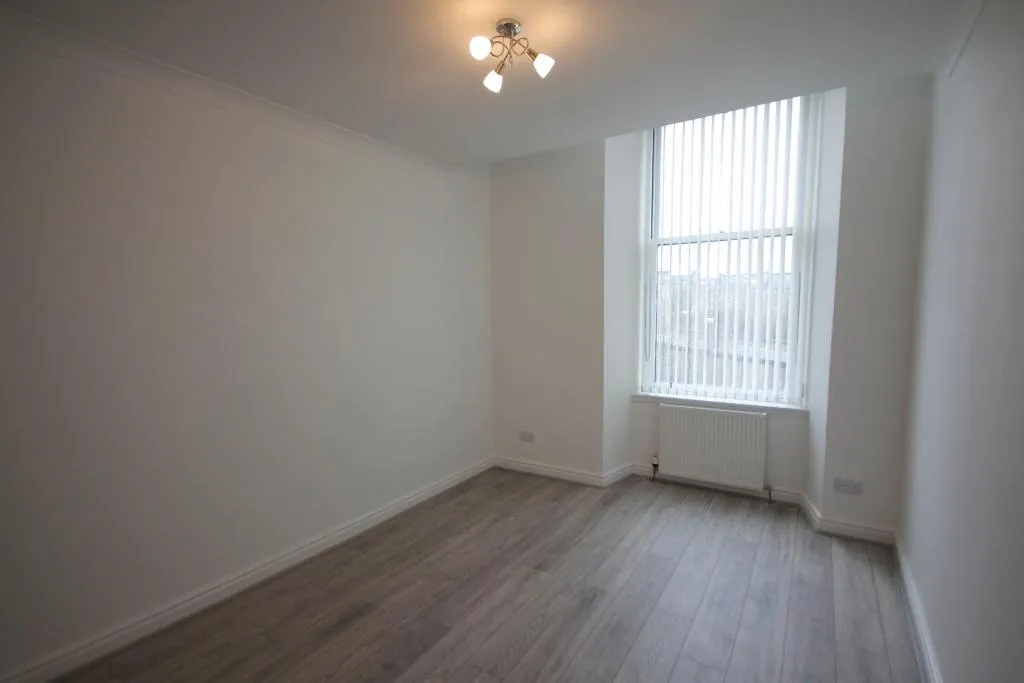 Clarendon Court, Maryhill, G20, photo 4