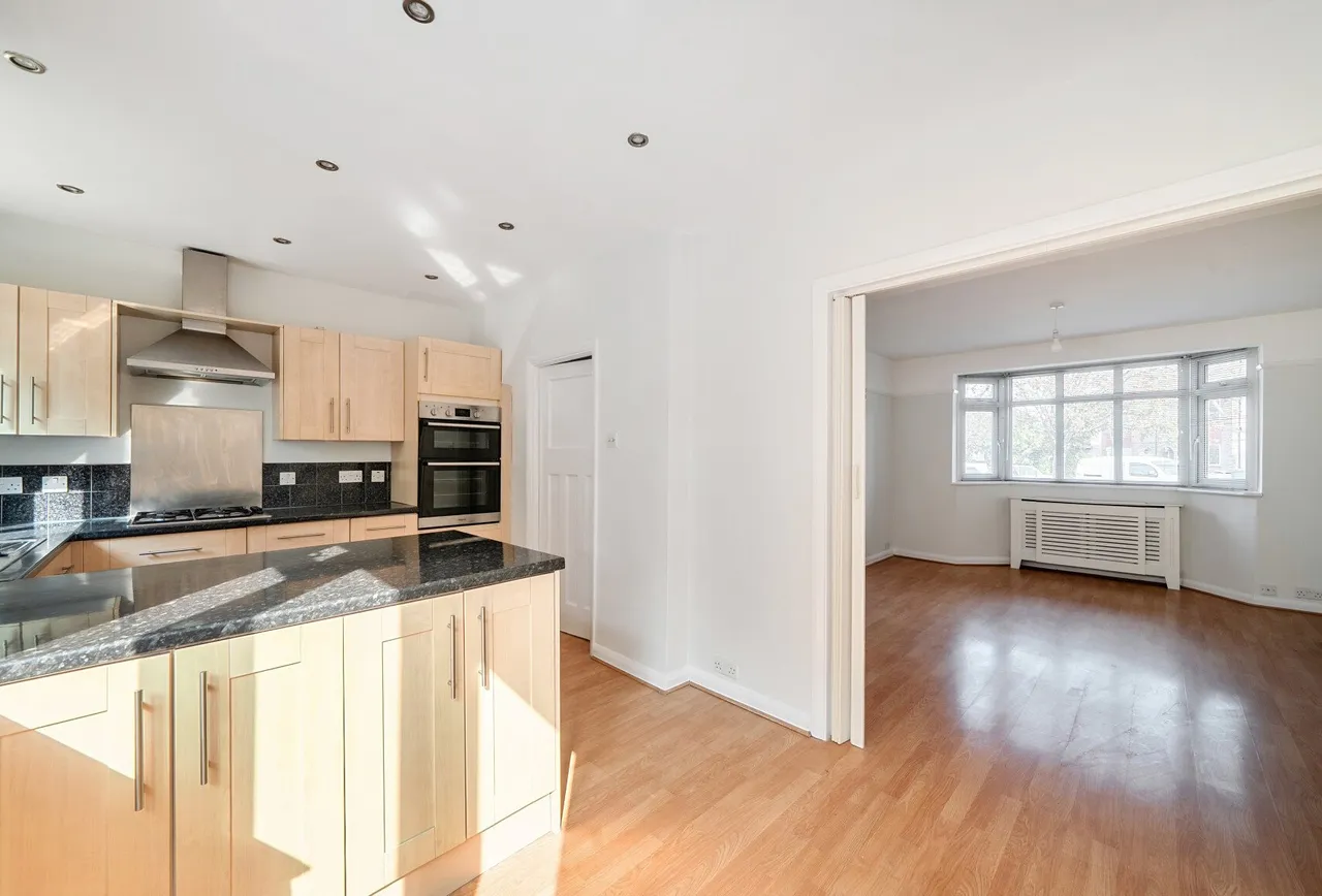 Thurleston Avenue, Morden, SM4 4BW, photo 9