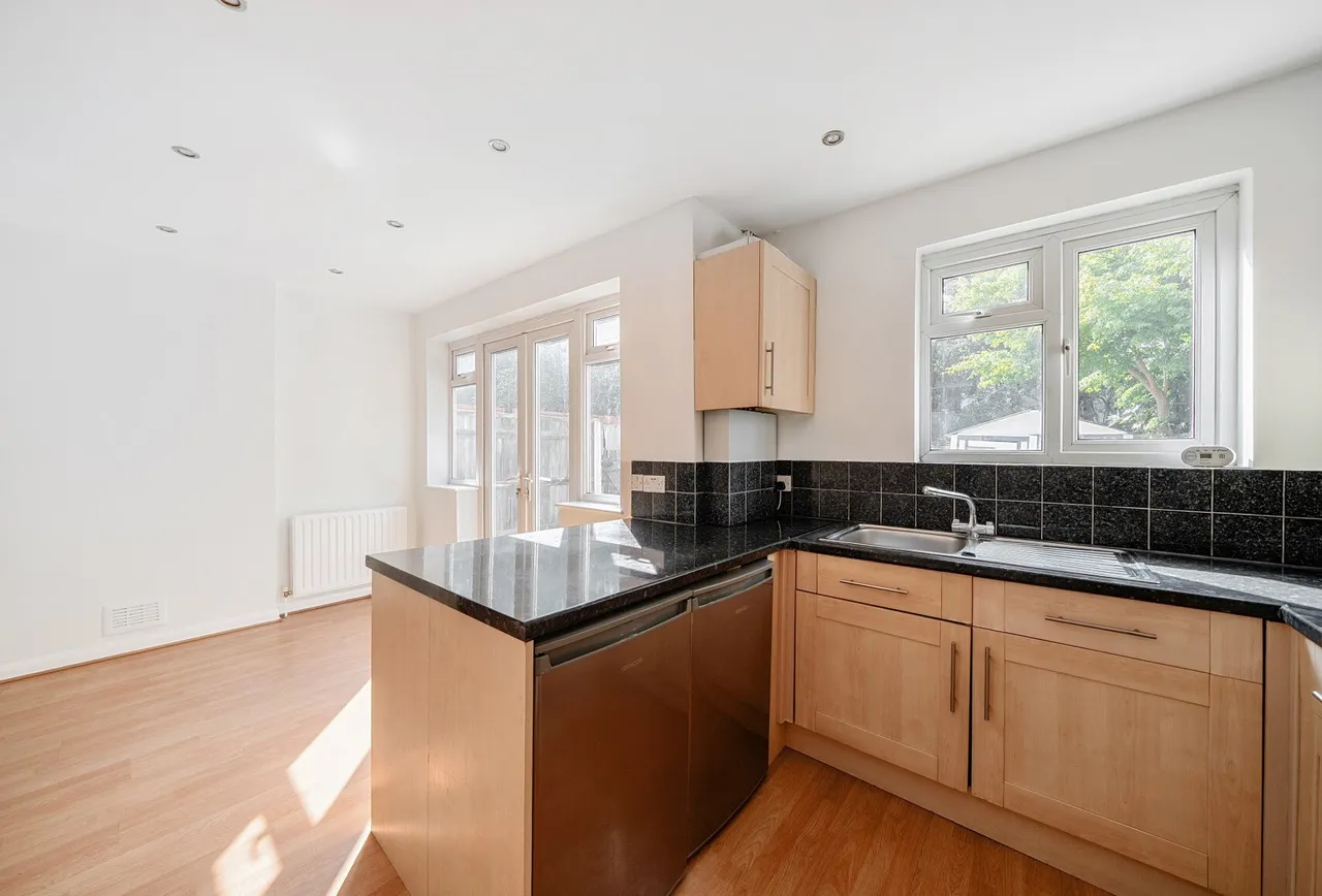 Thurleston Avenue, Morden, SM4 4BW, photo 13