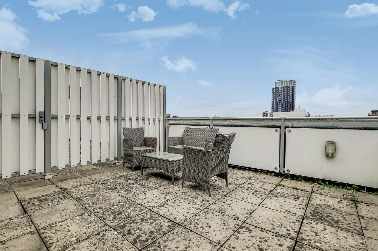 Flat 514, Lawrence House, 238 City Road, London, photo 4