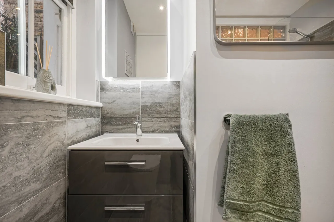 Rocks Lane, Barnes, SW13, photo 10