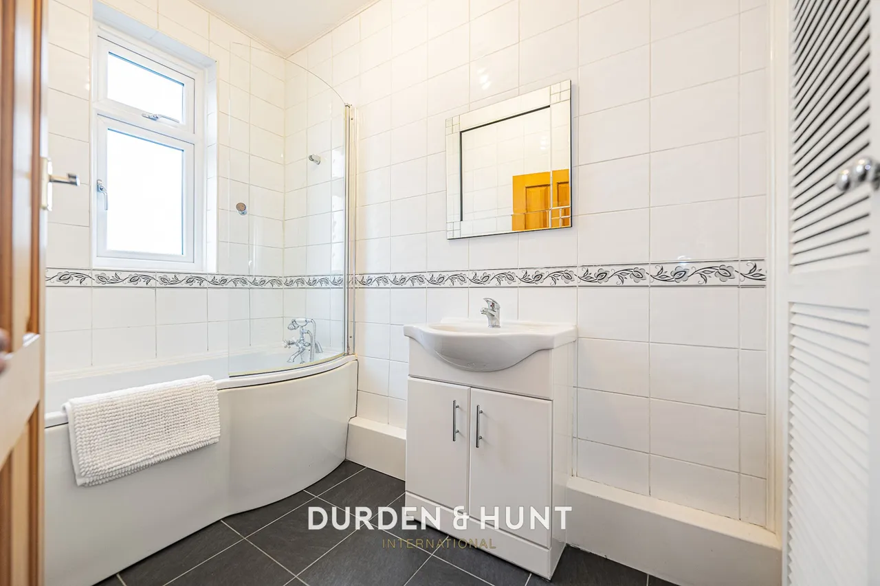 Marguerite Drive, Leigh-On-Sea, SS9, photo 20