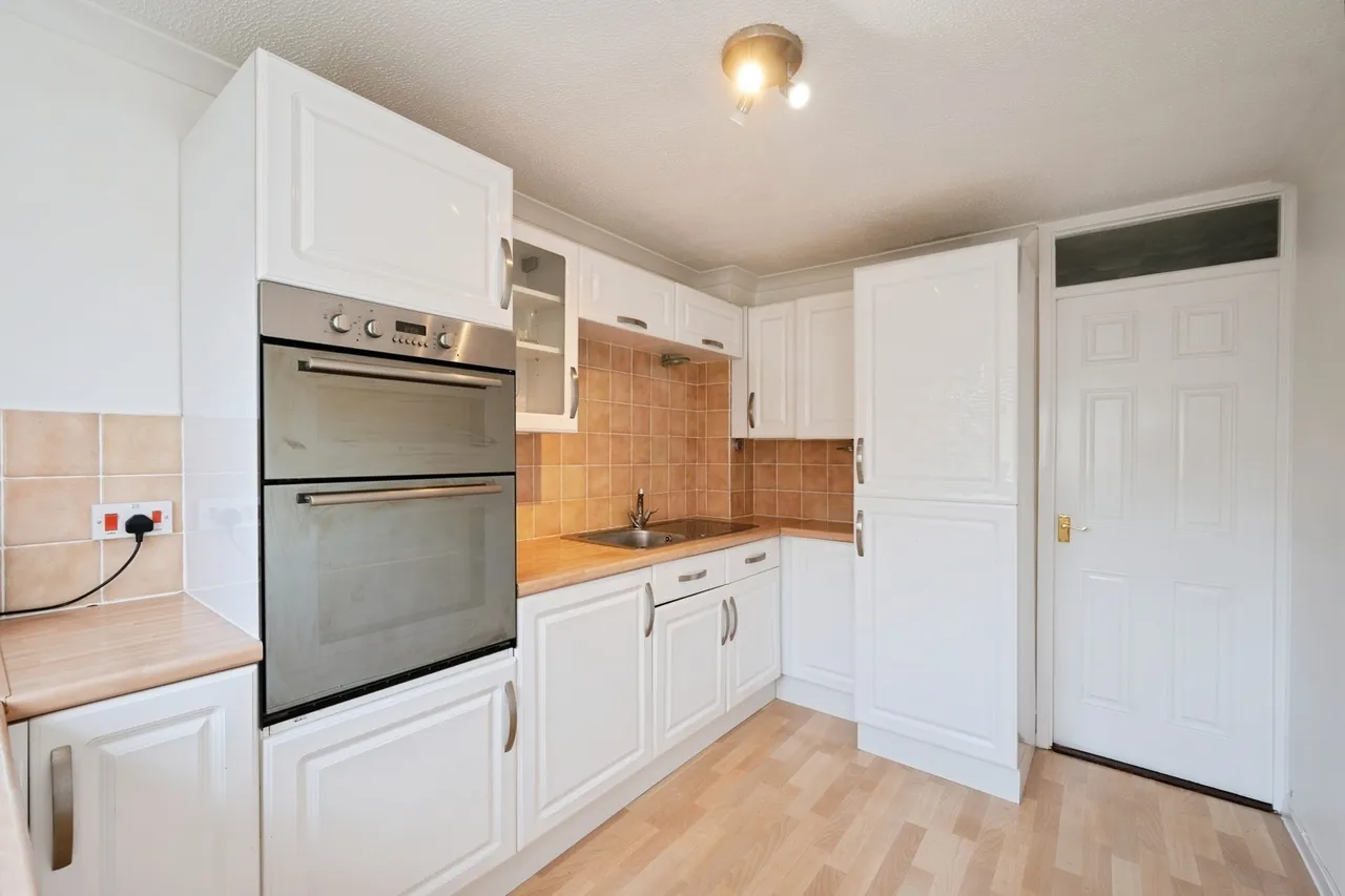 Station Road, Hayling Island, PO11, photo 3