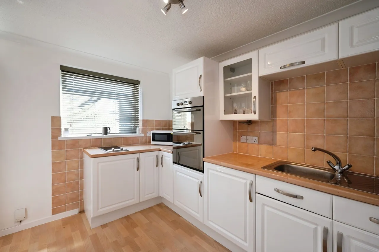 Station Road, Hayling Island, PO11, photo 4