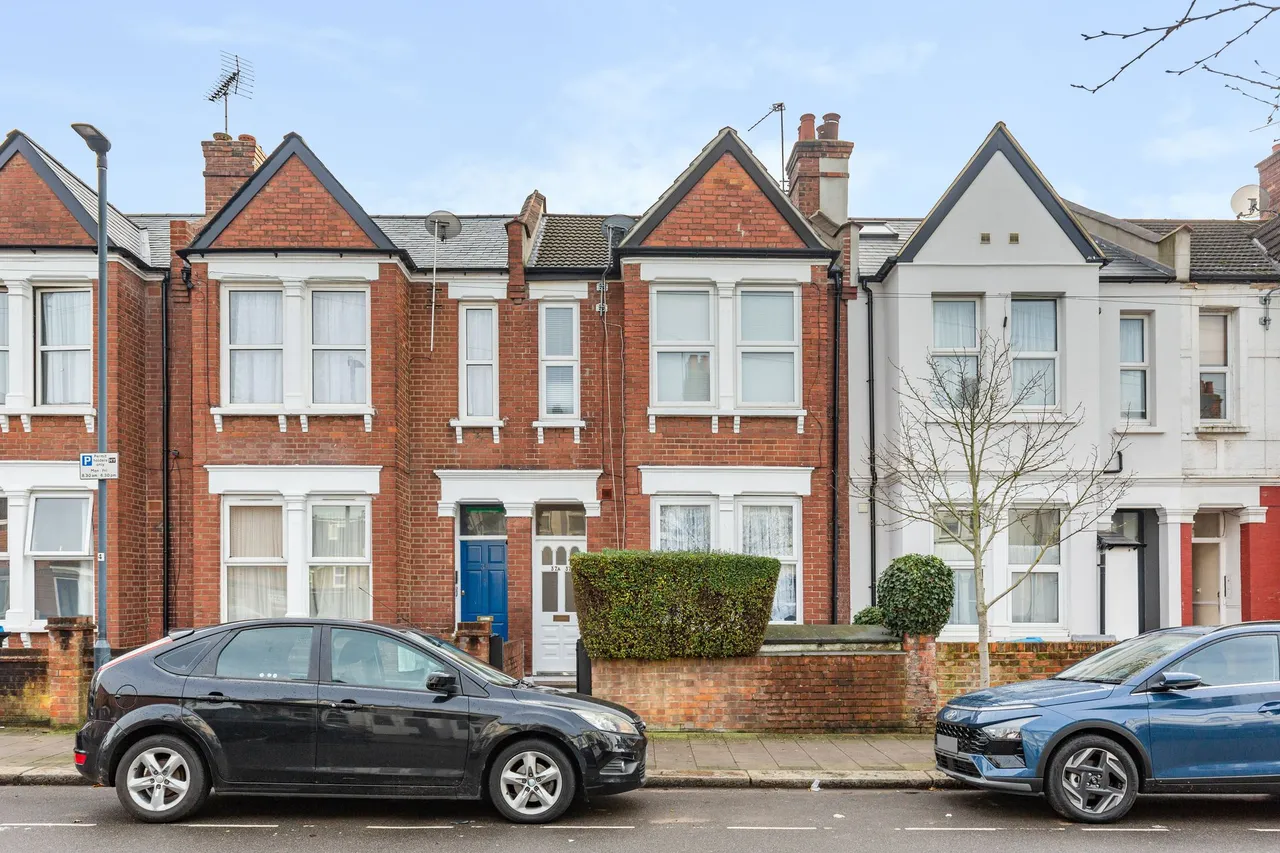 Essex Road, London, NW10, photo 2