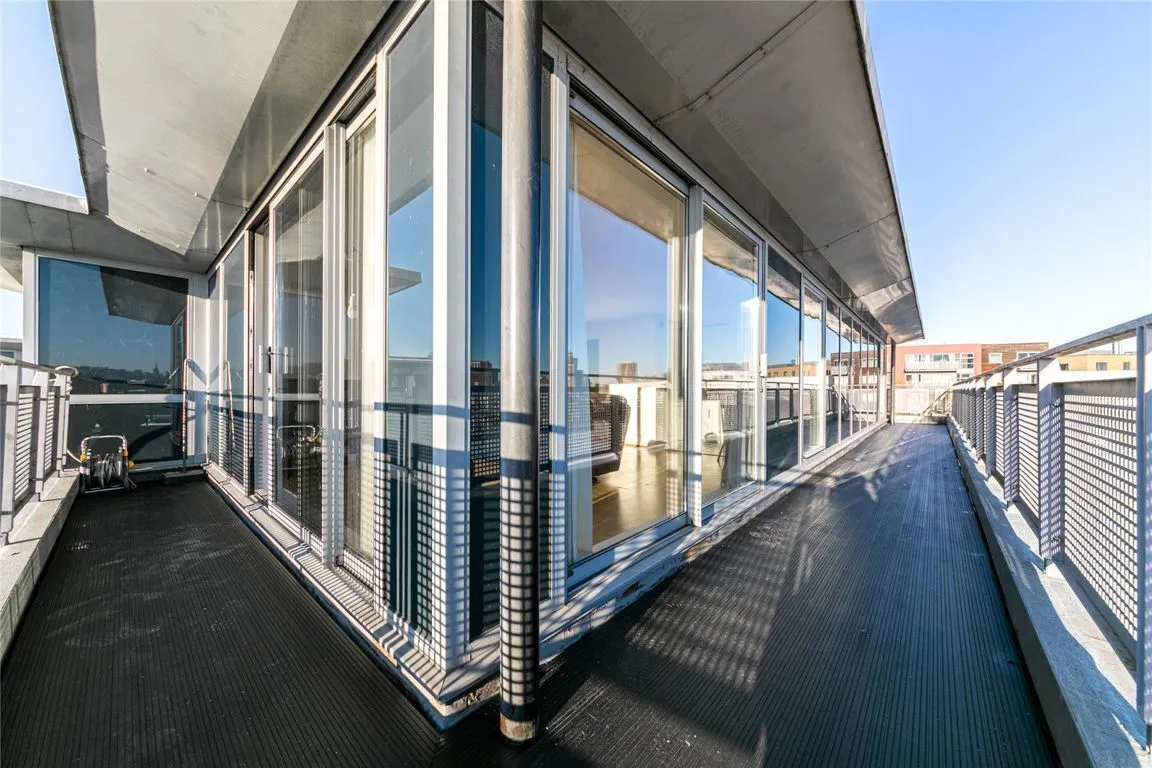 Deals Gateway, Deptford Bridge, photo 4