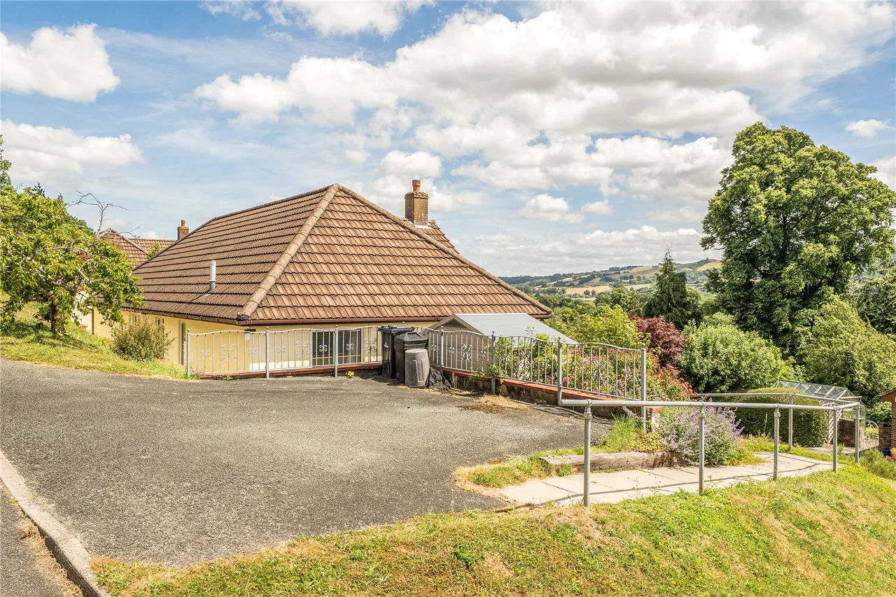 Plas Hafren, Newtown, Powys, SY16 2BN, photo 23