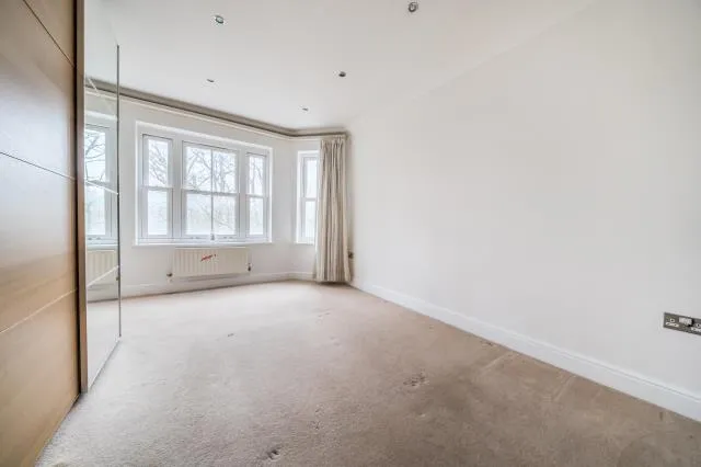 Grand Regency Heights, Ascot, SL5, photo 5