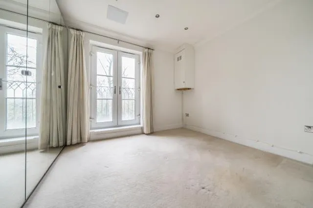 Grand Regency Heights, Ascot, SL5, photo 6