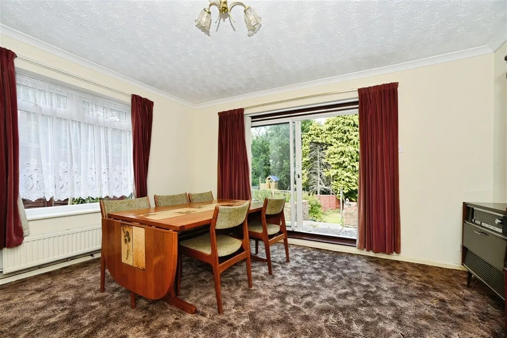 West View Crescent, Devizes, SN10, photo 5