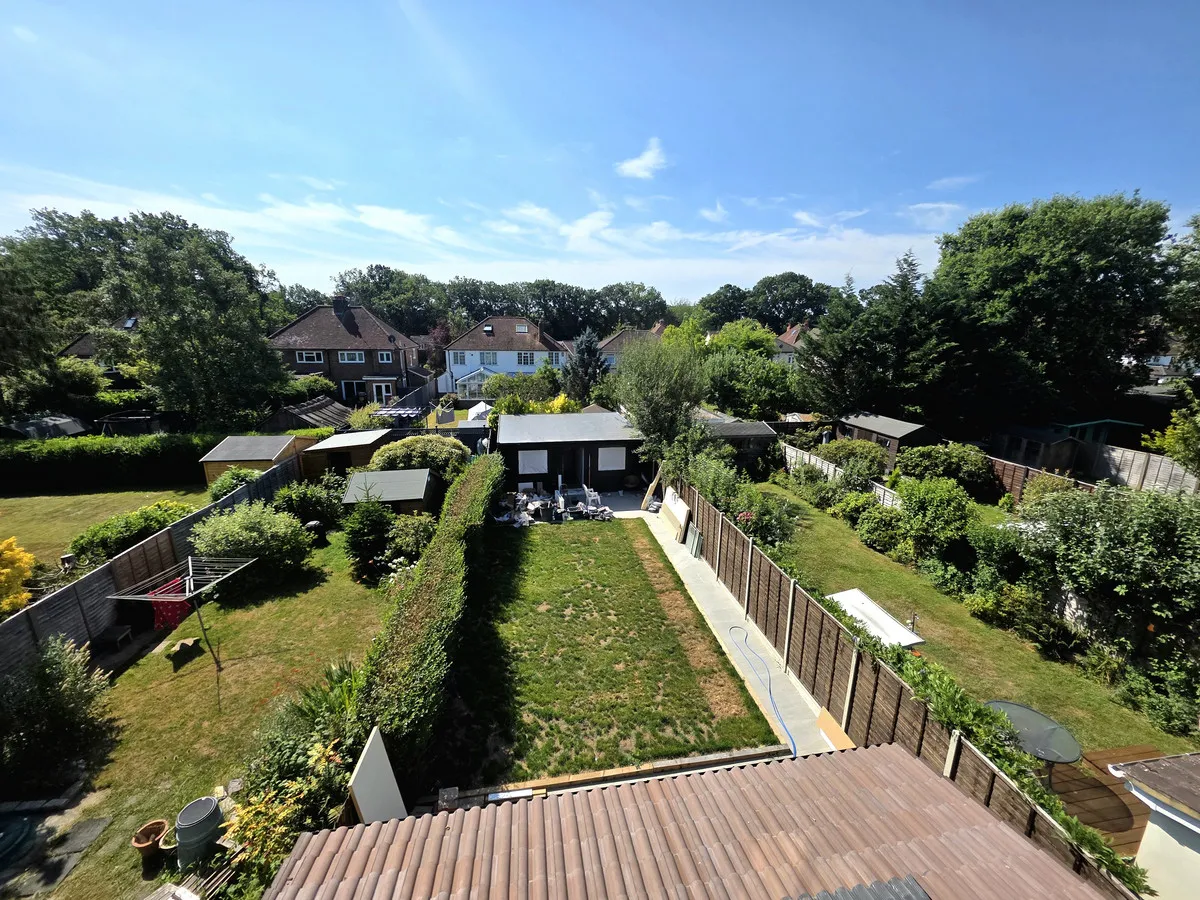 Horley, RH6 9BS, photo 16