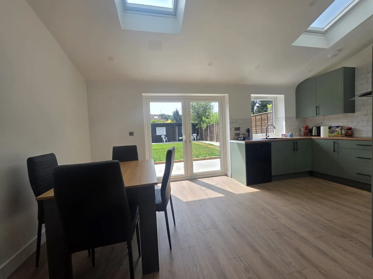Horley, RH6 9BS, photo 3