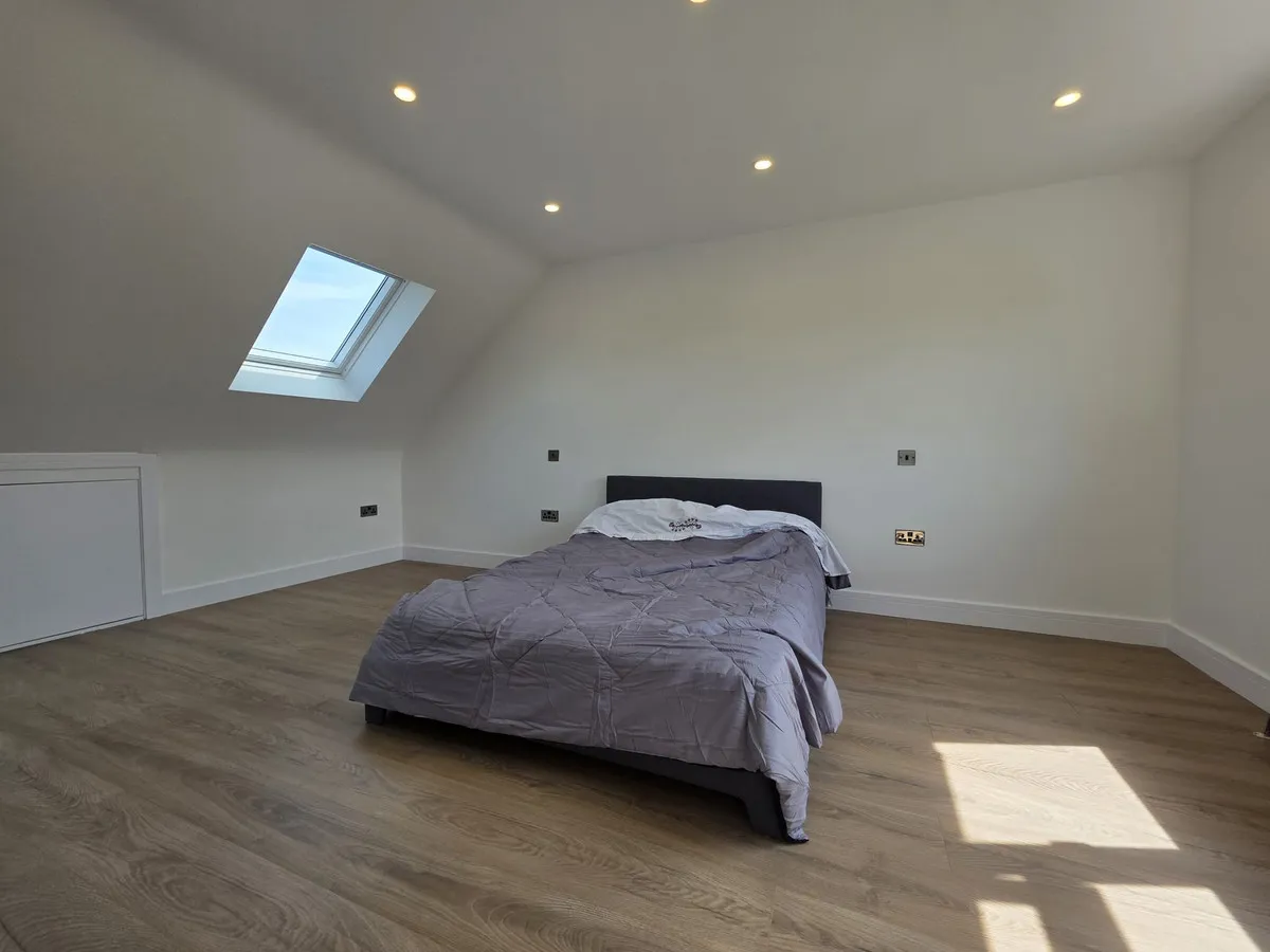 Horley, RH6 9BS, photo 11