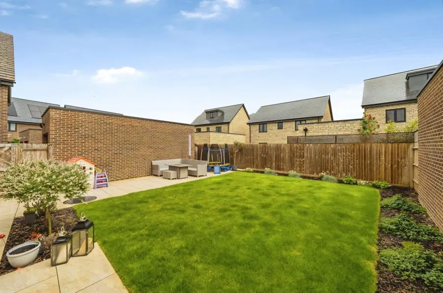 Crimson Gardens, Bicester, OX27, photo 20