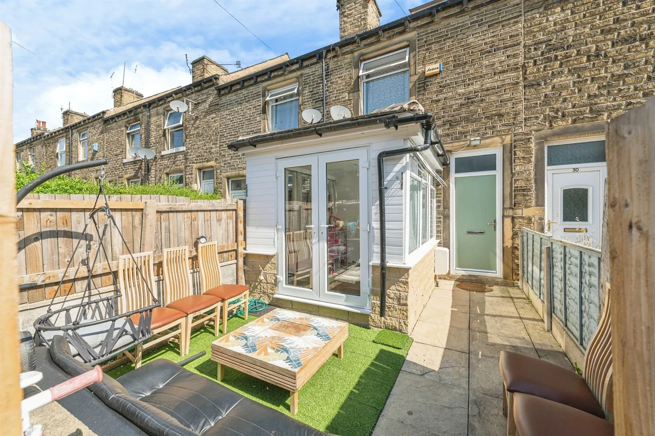 Grisedale Avenue, Huddersfield, photo 9
