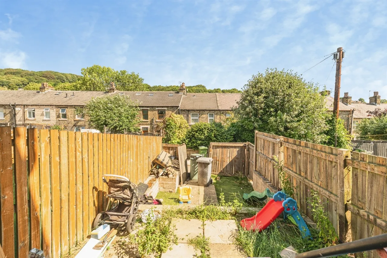 Grisedale Avenue, Huddersfield, photo 10
