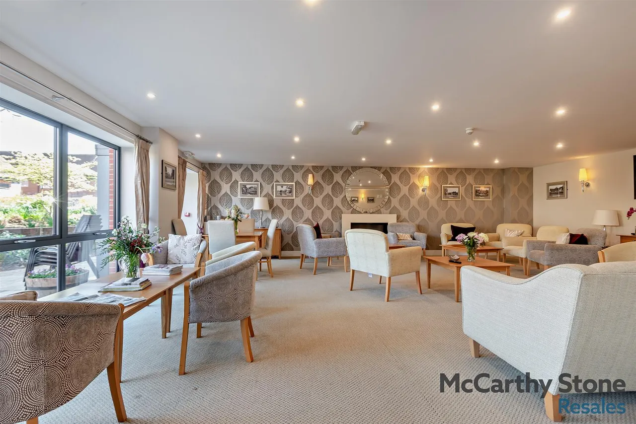St. Margarets Way, Midhurst, GU29, photo 13