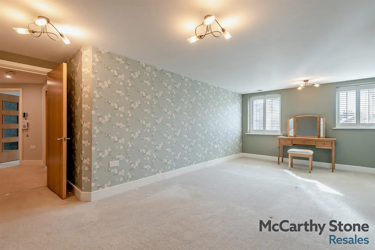 St. Margarets Way, Midhurst, GU29, photo 5