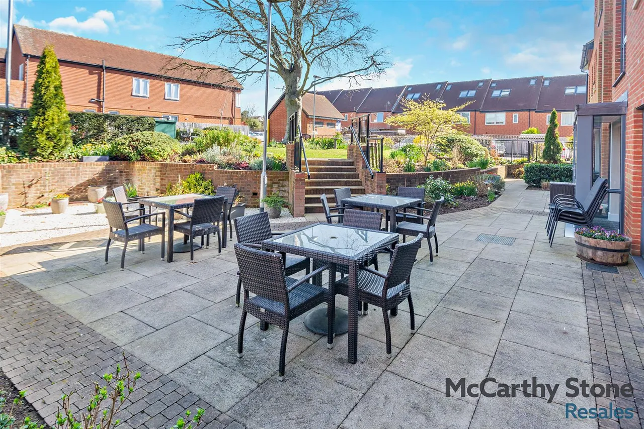 St. Margarets Way, Midhurst, GU29, photo 17