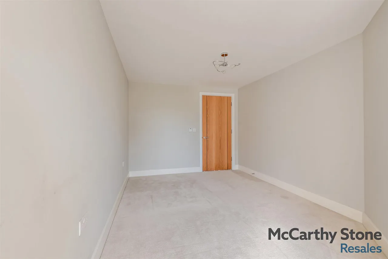 St. Margarets Way, Midhurst, GU29, photo 11