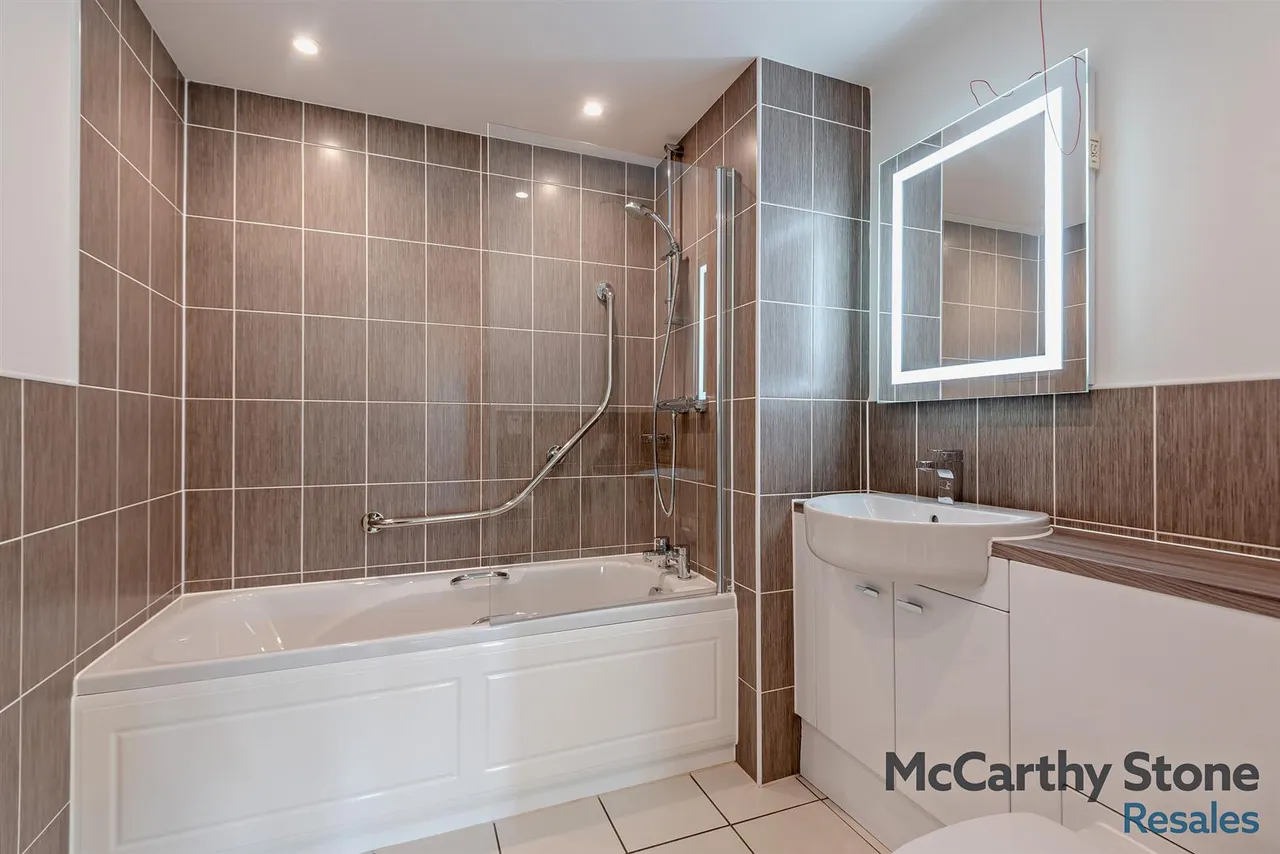 St. Margarets Way, Midhurst, GU29, photo 8