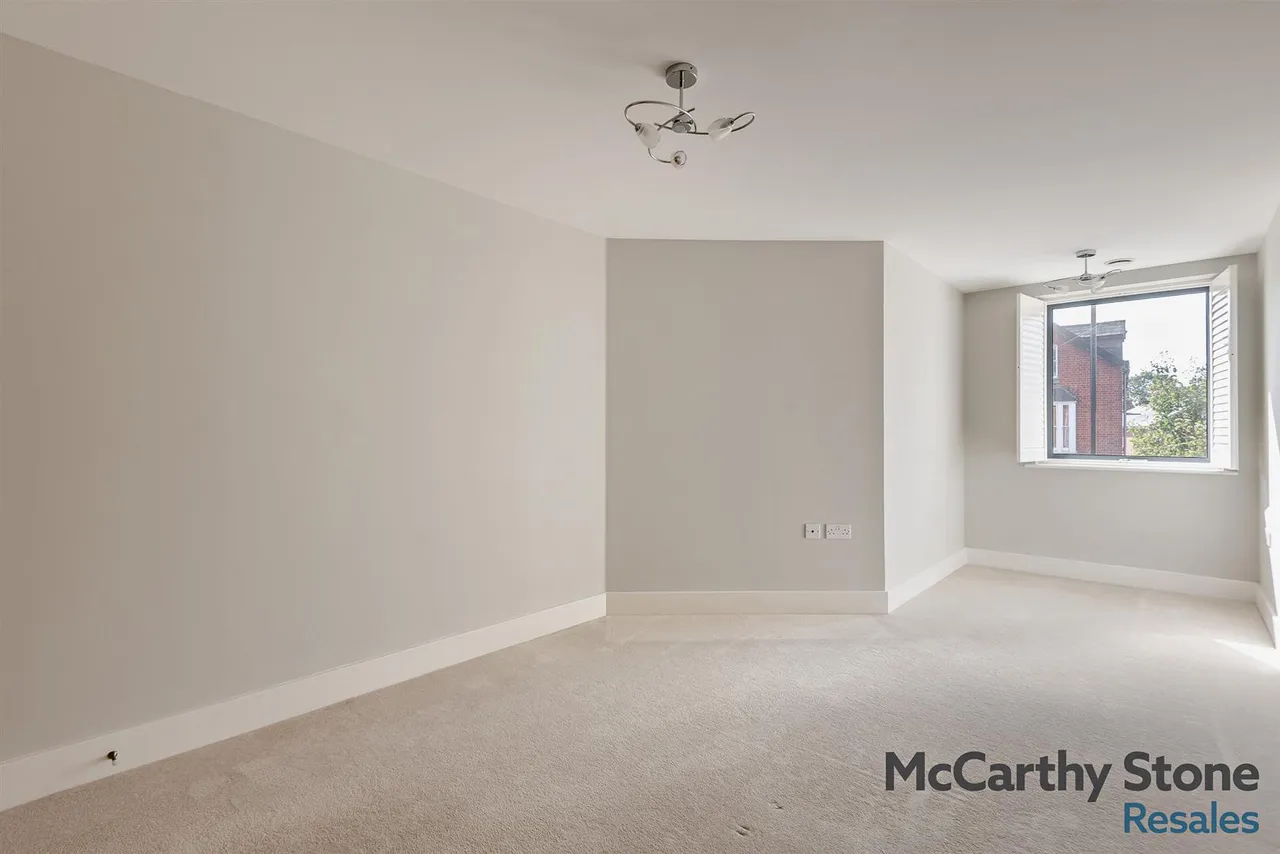 St. Margarets Way, Midhurst, GU29, photo 10