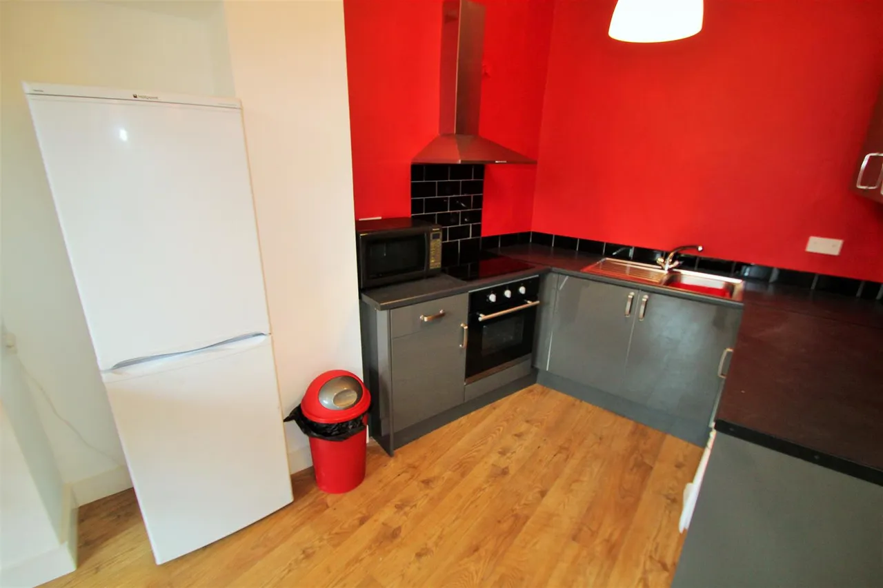 Wrangthorn Terrace, Hyde Park, LS6, photo 4