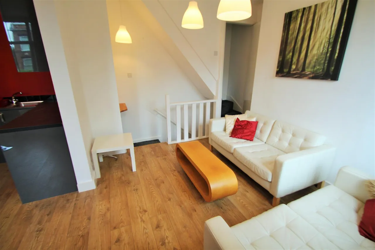 Wrangthorn Terrace, Hyde Park, LS6, photo 2